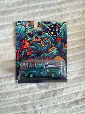 M2 Machines Auto-Drivers 1958 Chevrolet Apache Stepside Maui and Sons R112